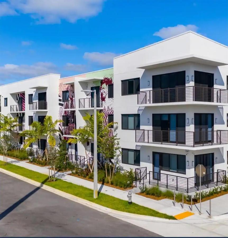 Lux Property Great For 1 To 8 Guests-Family Trip ,5Beds 2Rooms Staycation With Gym And Ev, Proximity To Downtown And Beaches West Palm Beach Luaran gambar